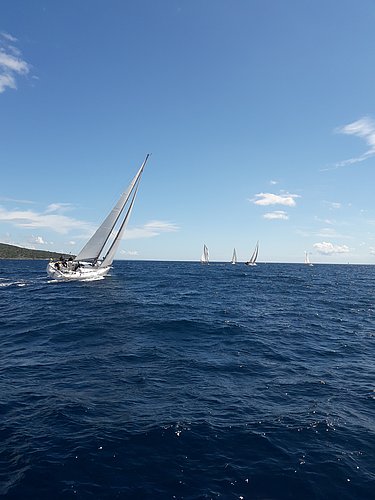 Ein wenig Krängung bei Am-Wind-Kurs